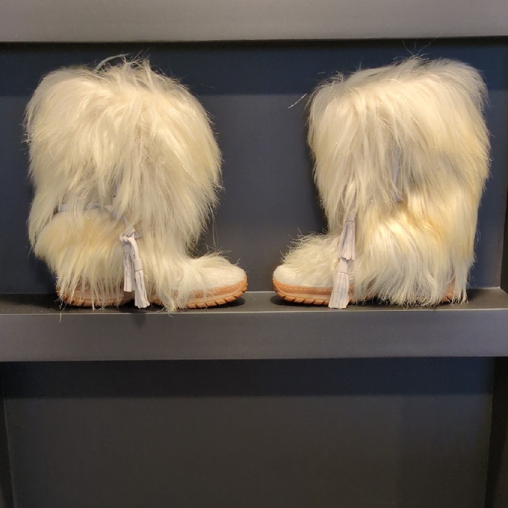 Fluffy Cream Winter Boots